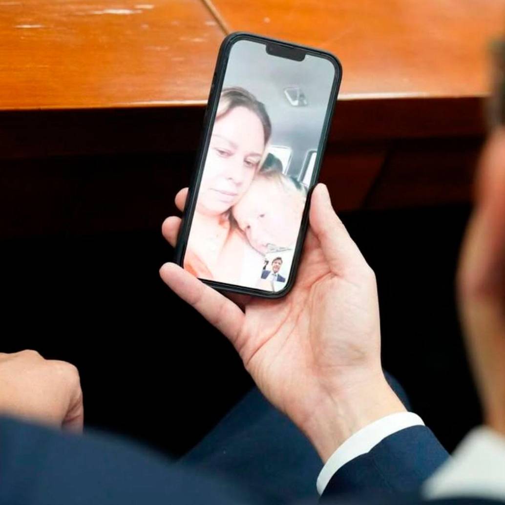 La foto con la que María Claudia Tarazona compartió un emotivo mensaje para su esposo, Miguel Uribe. FOTO: Tomada de Instagram @maclaudiat