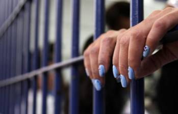 La mujer condenada y uno de sus cómplices pusieron droga en las bebidas de ambos militares estadounidenses para hacerles perder el conocimiento, poder secuestrarlos y robarles. FOTO: Cortesía