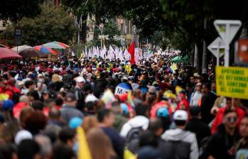 Desde la mañana de este martes hubo movilizaciones convocadas por el Gobierno en apoyo a la reforma laboral. FOTO: COLPRENSA