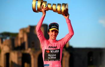 Simon Yates conquistó su segunda carrera de tres semanas al vencer en el Giro-2025. Antes se impuso en la Vuelta a España-2018. FOTO GETTY