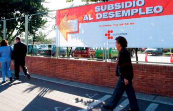 El subsidio de desempleo incluye pagos escalonados, aportes a salud y pensión, y una cuota monetaria para quienes cumplen con los requisitos. FOTO: Colprensa