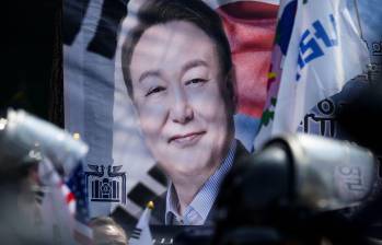 Yoon Suk Yeol impuso una ley marcial en el mes de diciembre donde movilizó tropas del Ejército a la Asamblea Nacional. FOTO: AFP