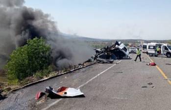 Grave accidente de tránsito se registró este 14 de mayo en una autopista de Puebla, México. FOTO: Tomada de redes sociales @MensajeroPuebla