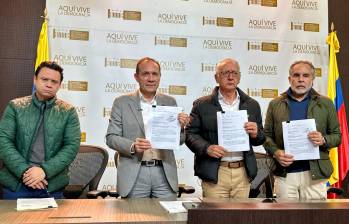 Con estas nuevas cuatro preguntas, el Gobierno no solo insiste en la consulta popular sino en la reforma a la salud, a pesar de que la laboral revivió y cursa su trámite en la Comisión Cuarta del Senado. FOTO: MinTrabajo