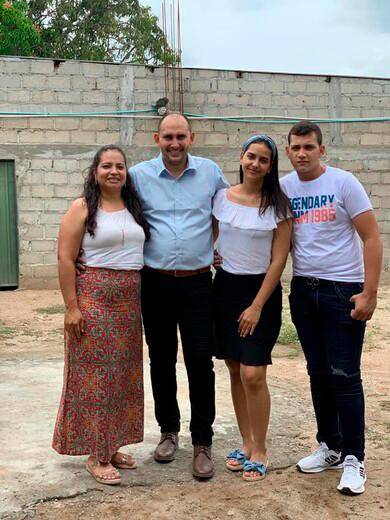 El pastor Marlon Yamith Lora, su esposa Yurlay Rincón y sus hijos Ángela Natalia y Santiago Lora, víctimas de la masacre en Cesar. FOTO: CORTESÍA.