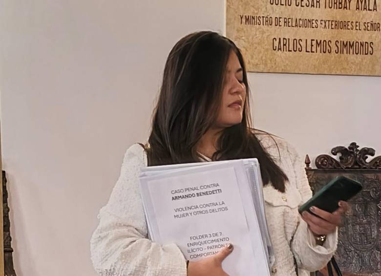 Laura Sarabia declarará contra Benedetti en sus casos: llevará 7 carpetas a la Fiscalía