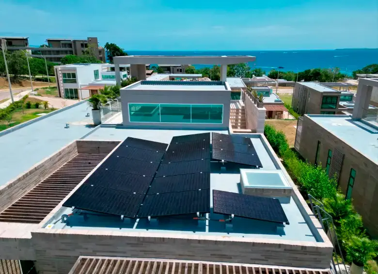 Kits solares, programa de Comfama, le permite que le instalen paneles solares gratis en su casa. FOTO: Cortesía