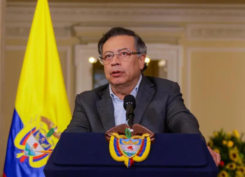 El presidente aseguró que hoy, 28 de abril, hablaría sobre la consulta popular en televisión. Foto: Presidencia