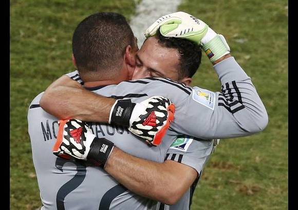 Reuters - En la lista de jugadores m&#225;s veteranos con partidos disputados en un mundial aparecen nombres como el del norirland&#233;s Pat Jennings (41), el ingl&#233;s Peter Shilton (40) y el italiano Dino Zoff (40), todos arqueros.